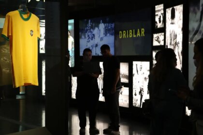 museu-do-futebol-lanca-exposicao-sobre-camisas-da-selecao-brasileira
