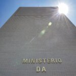 governo-bloqueia-r$-22,1-bi-do-orcamento-de-2026