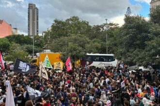 em-ato-na-capital-paulista,-estudantes-criticam-politicas-educacionais