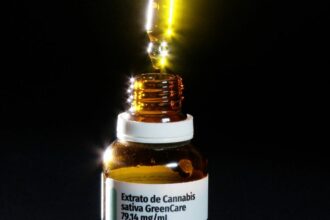 mulheres-de-45-a-64-anos-lideram-mercado-de-cannabis-medicinal-no-pais