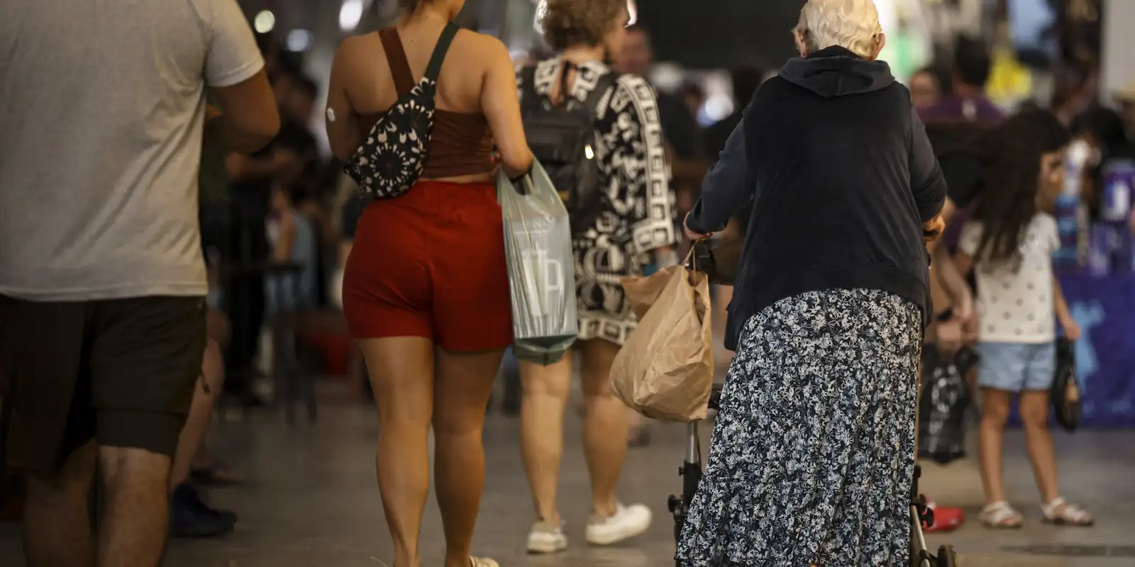 defeitos-em-calcadas-fazem-42%-dos-idosos-terem-medo-de-cair