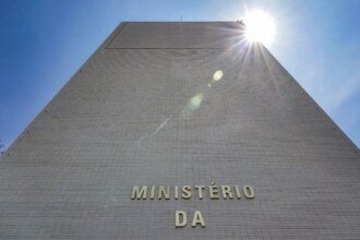 defesa-e-cidades-lideram-bloqueios-no-orcamento-de-2026