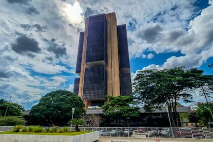 pec-no-senado-facilita-cooptacao-do-banco-central,-dizem-economistas