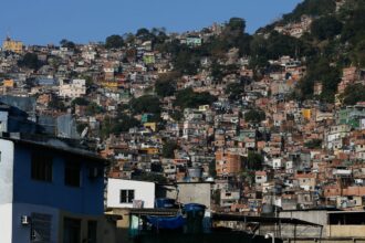projeto-de-turismo-em-favelas-do-rio-prepara-rota-especial-para-a-copa