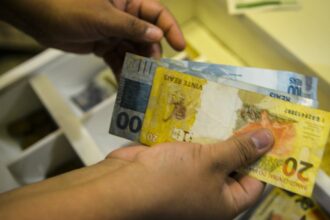 inpc,-inflacao-usada-para-reajustar-salarios,-soma-4,42%-em-12-meses