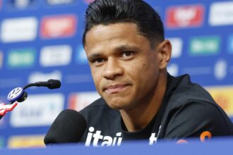 aposta-de-ancelotti,-douglas-santos-explica-apoio-tatico-a-vini-jr.