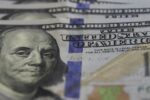 dolar-supera-r$-5,20,-e-bolsa-cai-com-expectativa-por-juros-nos-eua