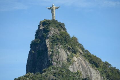 cristo-redentor-tera-novas-escadas-e-elevadores-de-acesso