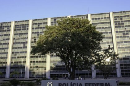 policia-federal-faz-operacao-para-conter-lavagem-de-dinheiro-do-pcc