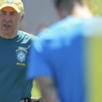 ancelotti-da-pista-de-martinelli-para-vaga-de-paqueta-contra-noruega
