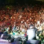 no-dia-do-rock,-cantores-celebram-arte-de-emocionar-multidoes-pela-voz