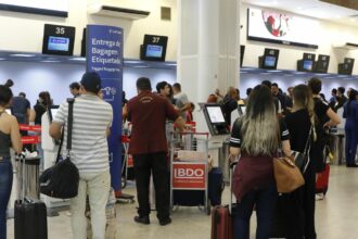 setor-de-servicos-cai-0,4%-em-maio-por-recuo-na-area-de-transportes