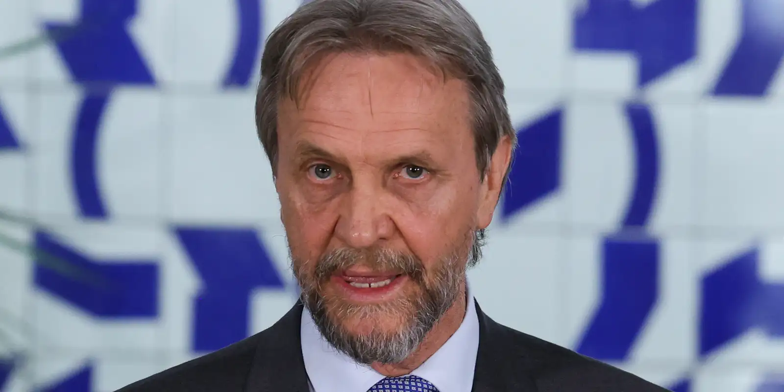 apos-avc-isquemico,-lider-do-pt-na-camara-continua-internado