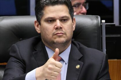 alcolumbre-destrava-pec-do-fim-da-6×1-apos-conversas-com-lula