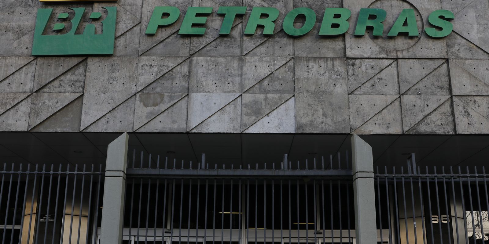 petrobras-anuncia-descoberta-de-petroleo-na-foz-do-amazonas