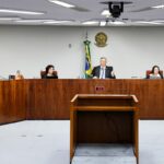 dino-e-moraes-defendem-rediscutir-dispensa-de-diploma-para-jornalista
