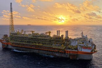 navio-plataforma-da-petrobras-atinge-producao-maxima-no-pre-sal