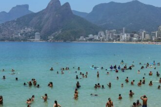 marinha-emite-alerta-de-ressacas-no-litoral-do-rio-e-de-sao-paulo