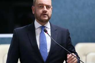 rio-exonera-6,1-mil-comissionados-e-preve-economia-de-r$-221-milhoes