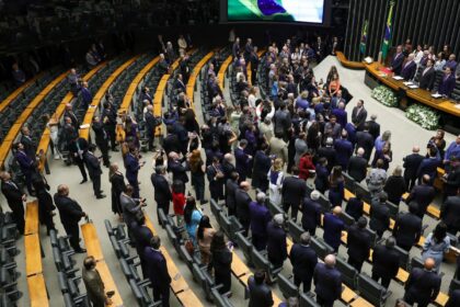 congresso-deve-decidir-sobre-“taxa-das-blusinhas”-nesta-segunda