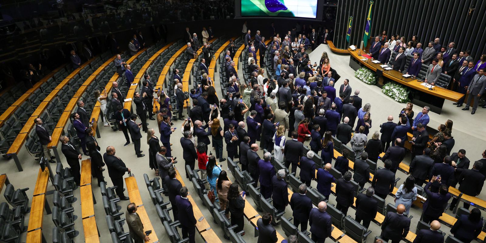 congresso-deve-decidir-sobre-“taxa-das-blusinhas”-nesta-segunda