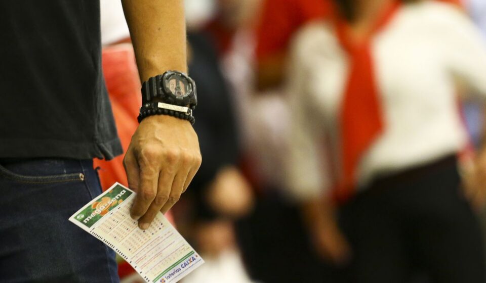 mega-sena-acumula-para-r$-48-milhoes;-confira-os-numeros-sorteados