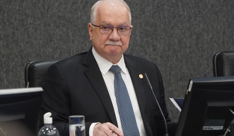 fachin-aguarda-explicacoes-de-ministros-para-decidir-sobre-crise