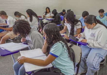 brasil-melhora-desempenho-escolar-no-longo-prazo,-mas-patamar-e-baixo