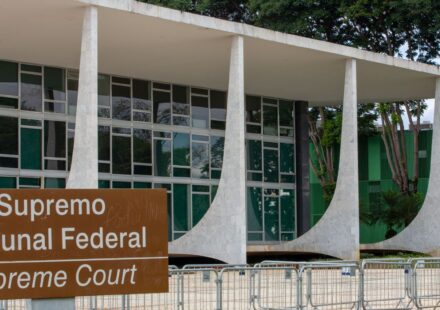 stf:-gilmar-mendes-sugere-adiar-sessao-sobre-conduta-de-moraes