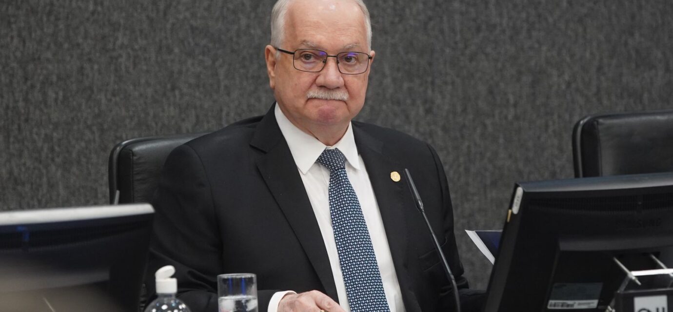 fachin-da-24-horas-para-pf-enviar-informacoes-sobre-celular-de-vorcaro