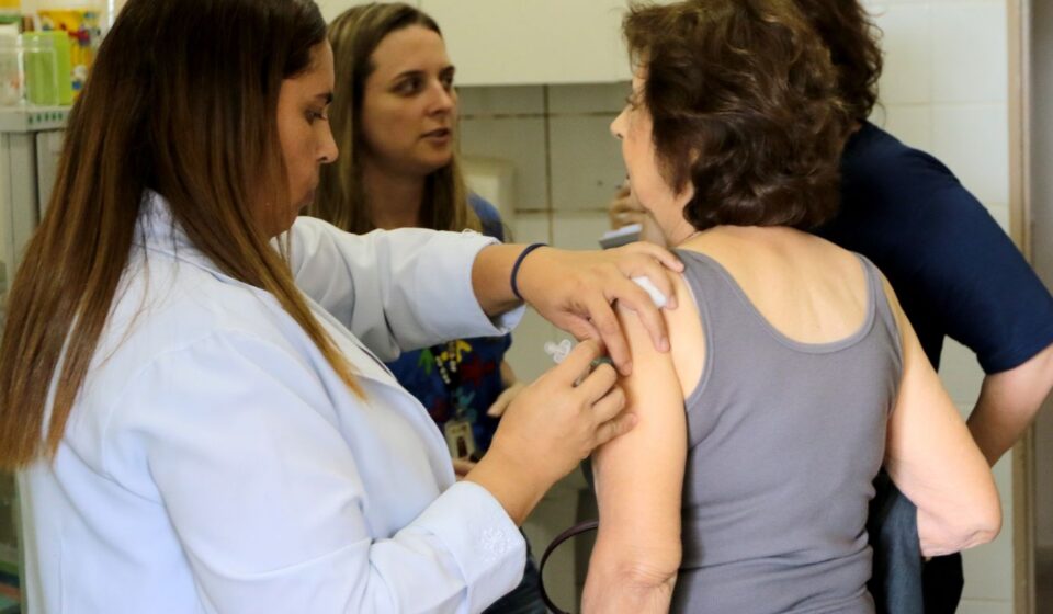 sus-amplia-cobertura-da-vacina-pneumo-20-para-maiores-de-85-anos