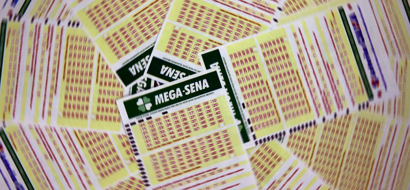 mega-sena-acumula-para-r$-102-milhoes;-confira-os-numeros-sorteados