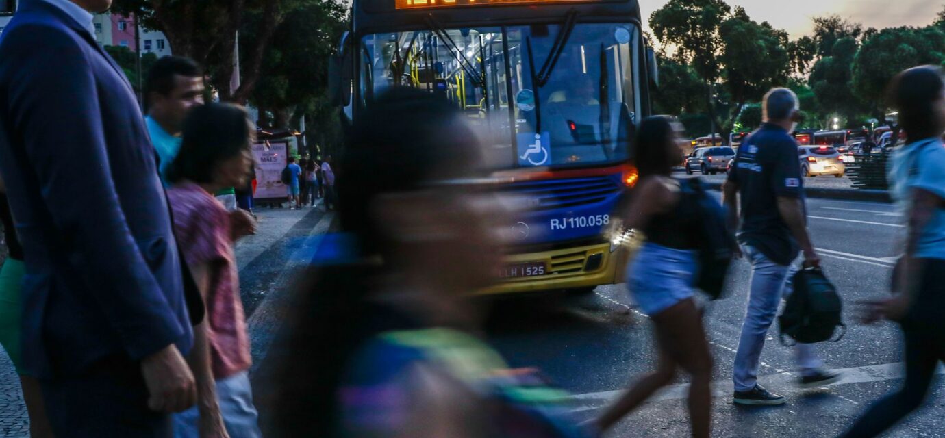 pesquisa-aponta-que-solidao-e-exaustao-ampliam-abstencao-nas-urnas