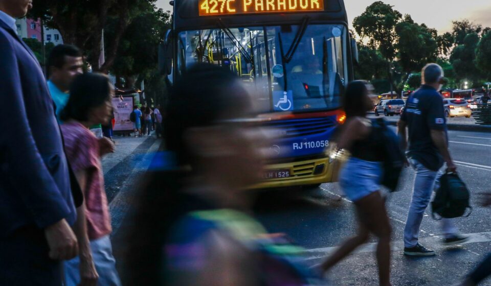 pesquisa-aponta-que-solidao-e-exaustao-ampliam-abstencao-nas-urnas
