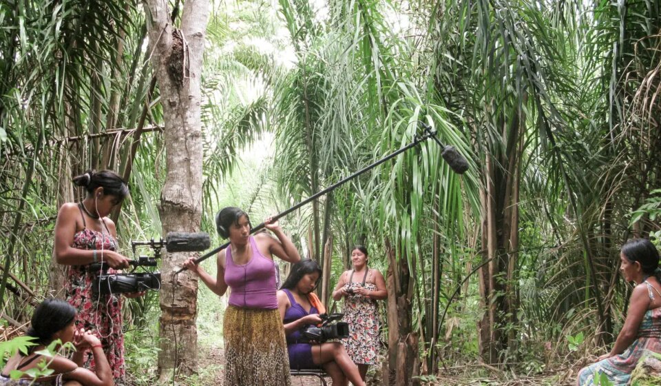 livros-discutem-a-producao-de-cinema-por-mulheres-indigenas