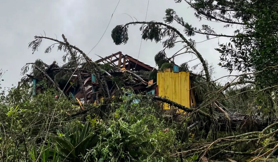 tempestade,-ventos-fortes-e-granizo-deixam-regiao-sul-em-alerta