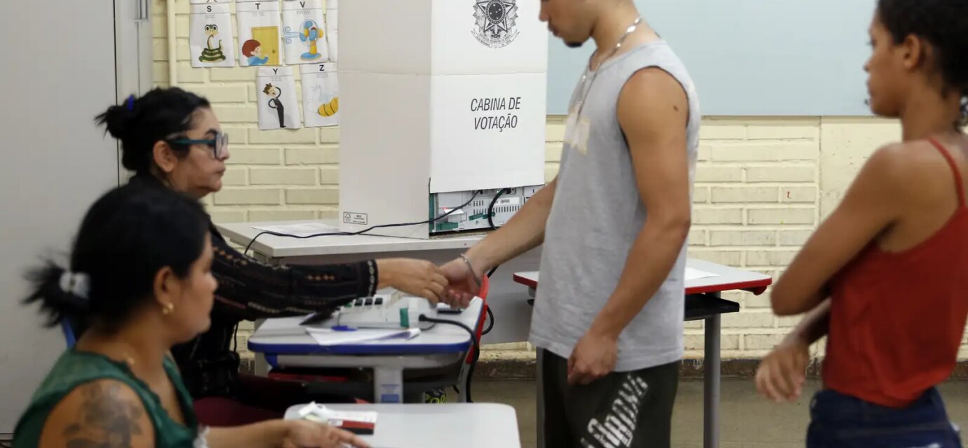 caminhos-da-reportagem: importancia-do-voto-para-jovens-e-idosos