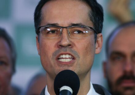 maioria-do-tse-mantem-suspensao-da-campanha-de-deltan-ao-senado