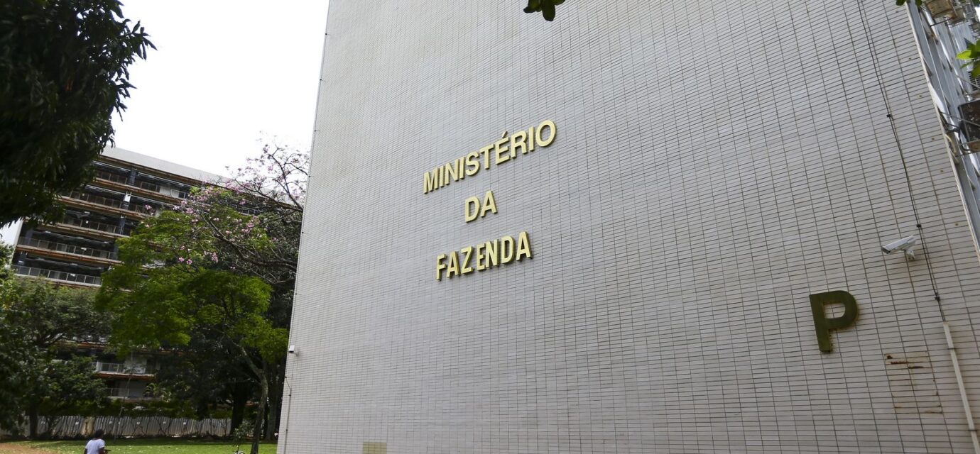 governo-reduz-projecao-do-pib-para-2%-em-2026-e-2,3%-em-2027