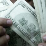 dolar-aproxima-se-de-r$-5,17,-com-noticias-do-exterior-e-eleicoes