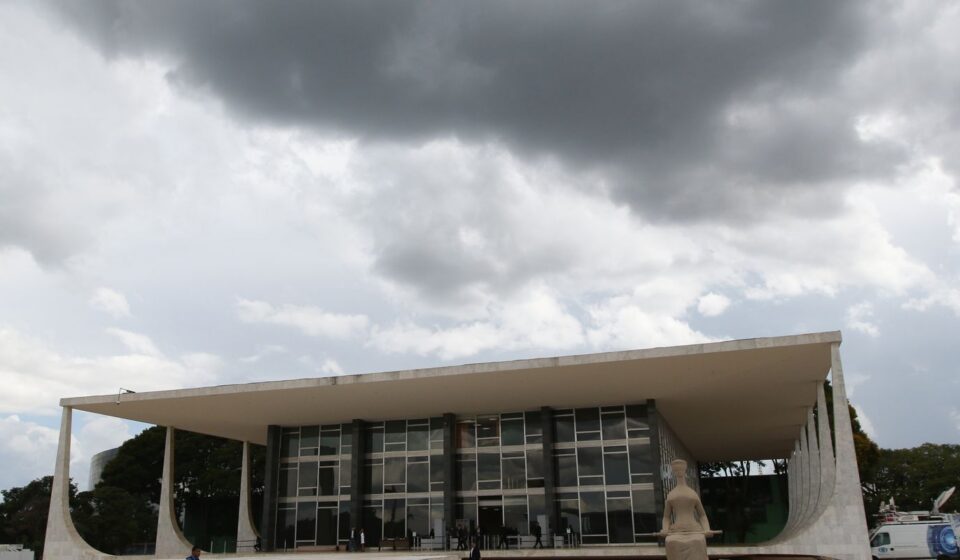 zambelli-pede-ao-stf-salvo-conduto-para-vir-ao-brasil-votar-na-mae
