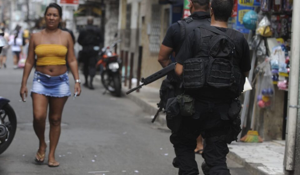 atualizacao:-operacao-da-pmrj-no-complexo-da-mare-deixa-tres-mortos