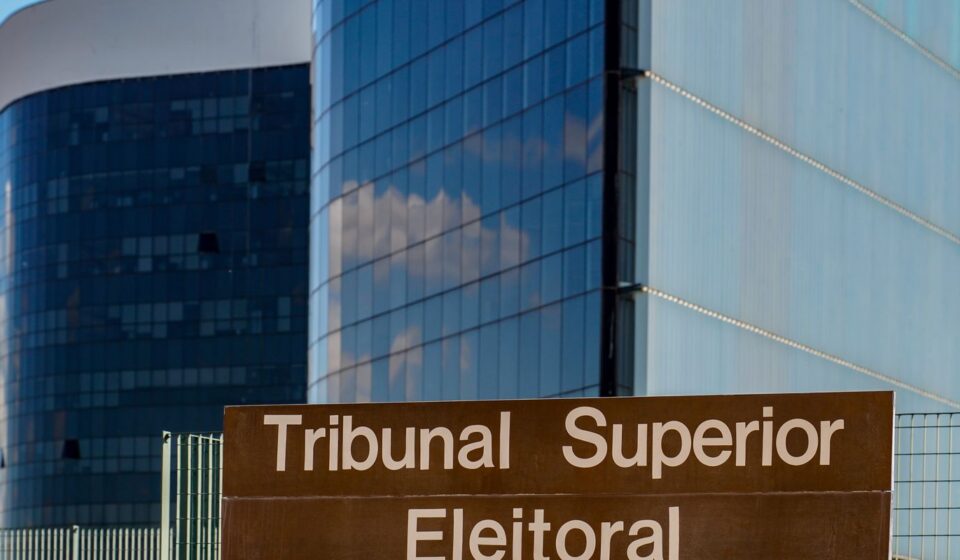tse-recebeu-mais-de-50-mil-denuncias-de-propaganda-irregular