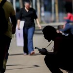 percentual-de-jovens-nem-nem-no-brasil-cai-para-22,4%,-mostra-estudo