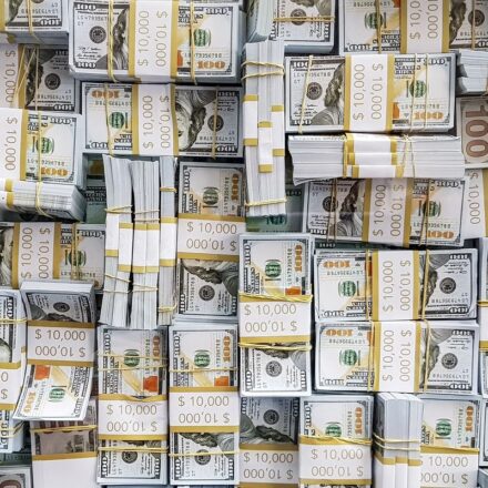 dolar-fecha-acima-de-r$-5,22-em-dia-de-mal-estar-global