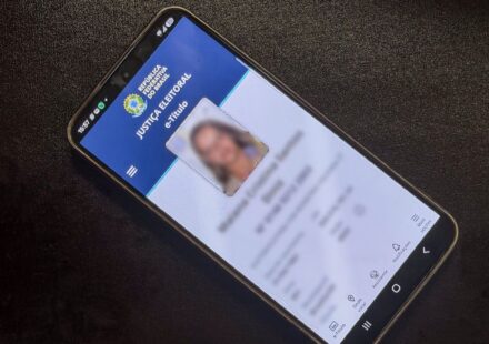eleicoes-2026:-e-titulo-permite-justificar-ausencia-pelo-celular