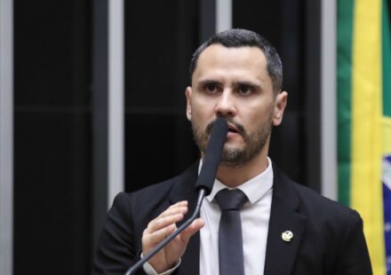 cleitinho-azevedo-e-eleito-governador-de-minas-gerais-no-1o-turno