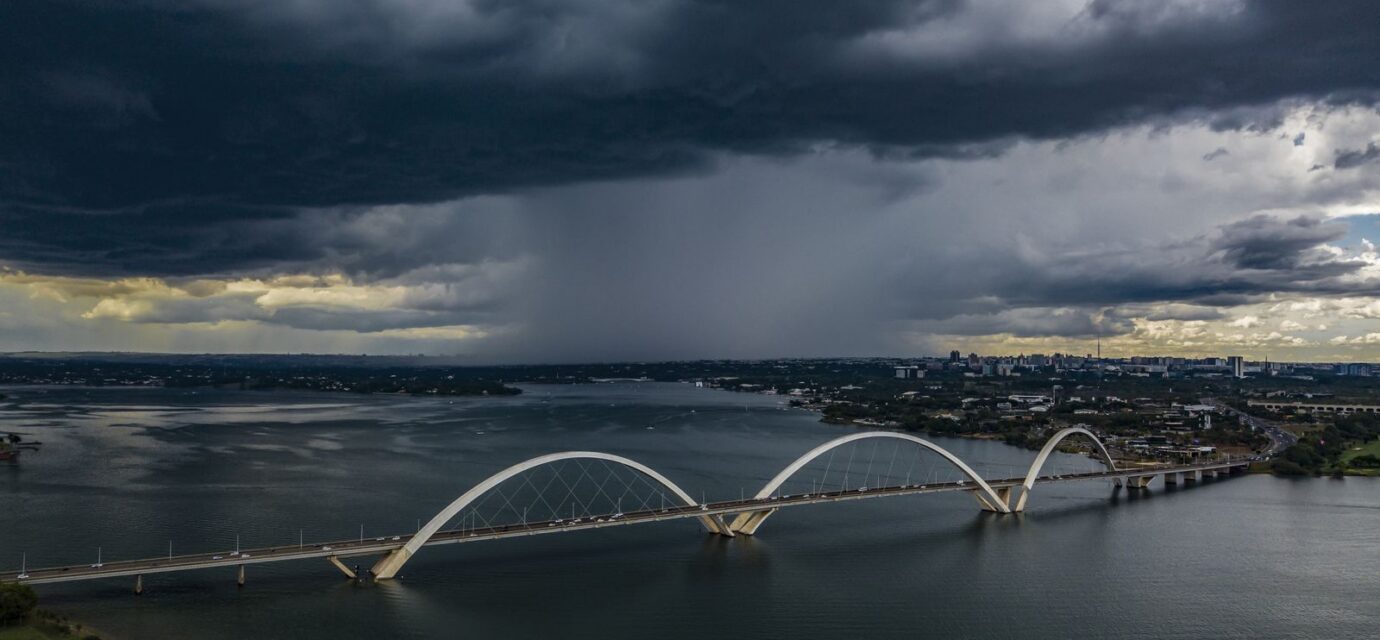 primavera-chuvosa:-inmet-alerta-para-perigo-potencial-de-temporais