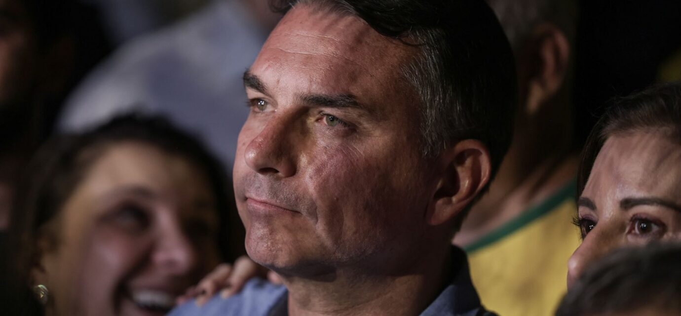 mendonca-multa-flavio-por-impulsionar-post-negativo-contra-lula