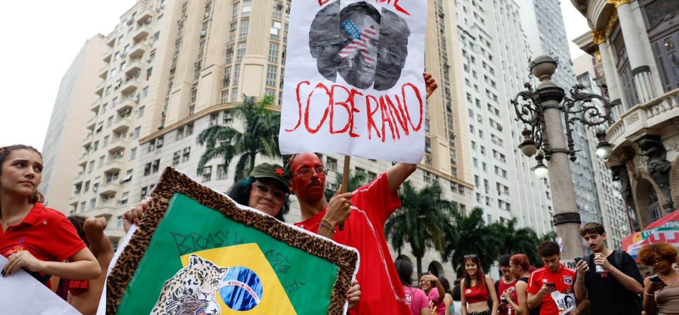 estudantes-fazem-ato-no-rio-de-janeiro-em-defesa-de-voto-em-lula